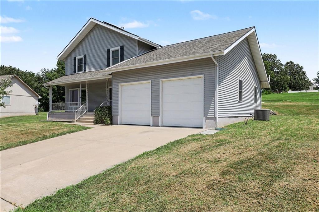 Photo 3 of 14921 Pine View Drive