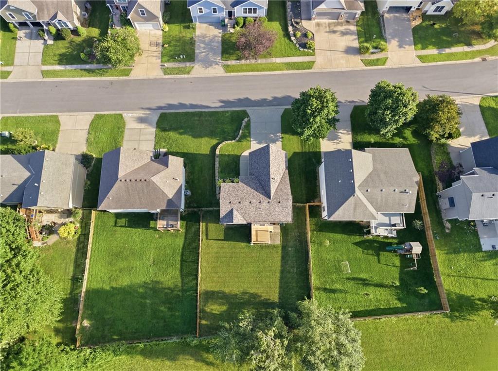 Photo 3 of 11448 Parkview Avenue
