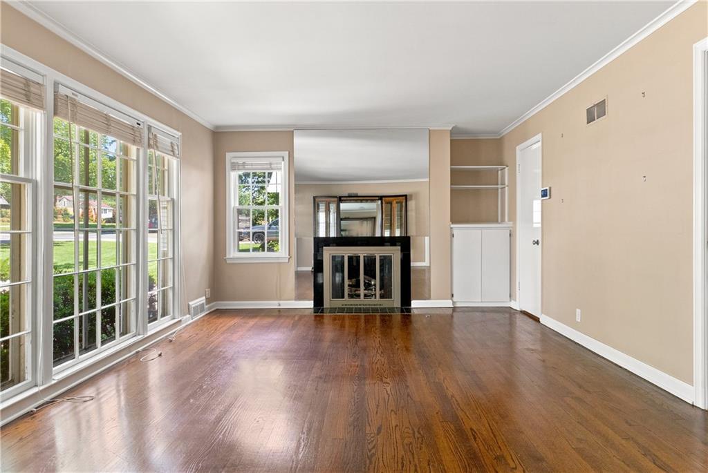 Photo 6 of 5325 Norwood Street