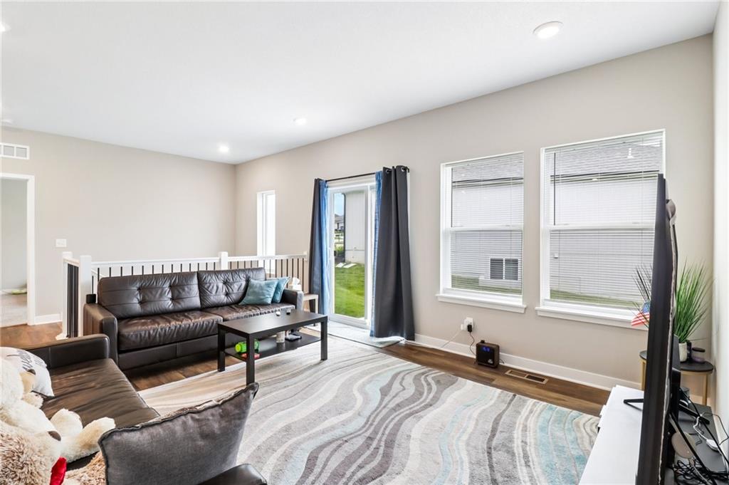 Photo 5 of 6900 NE 70th Street