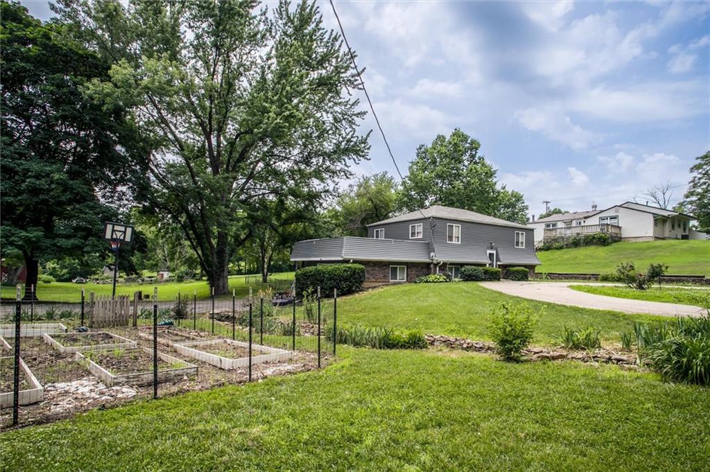 Photo 3 of 9251 Liggett Road