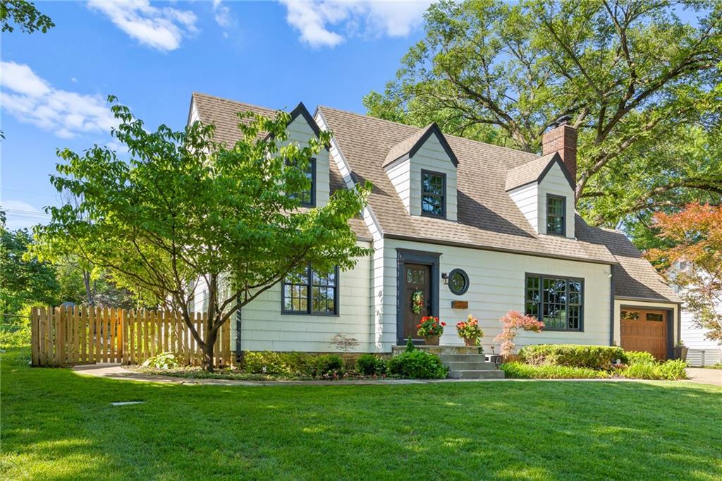 Photo 4 of 6013 W 61st Street