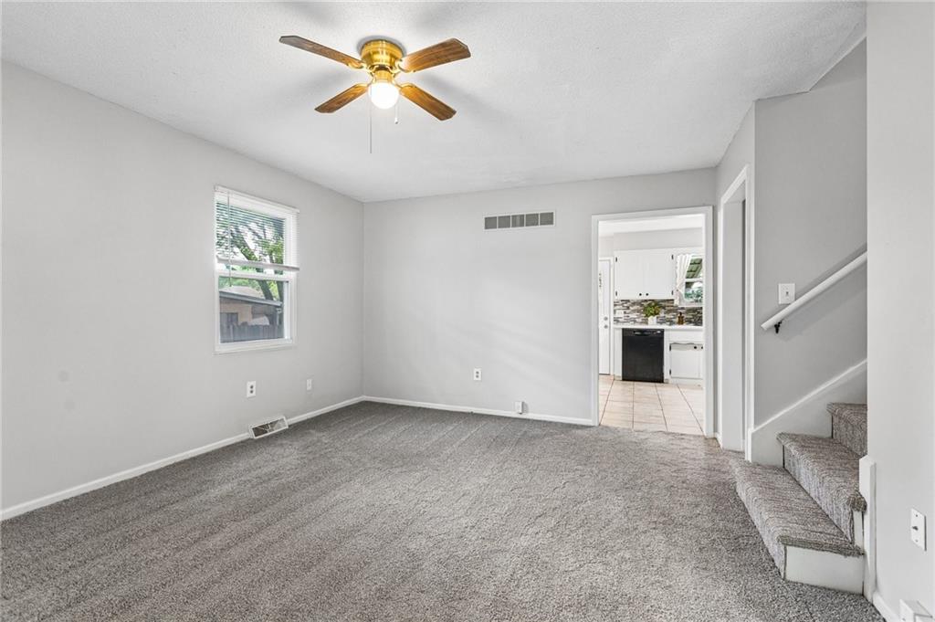 Photo 5 of 515 S Cardinal Drive