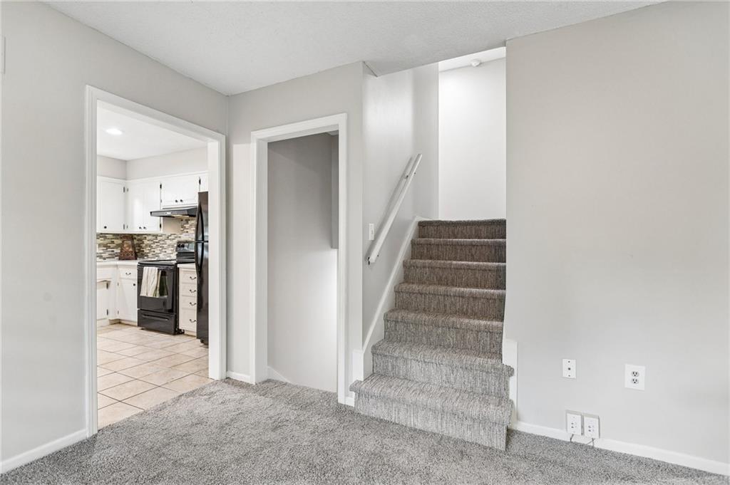 Photo 6 of 515 S Cardinal Drive