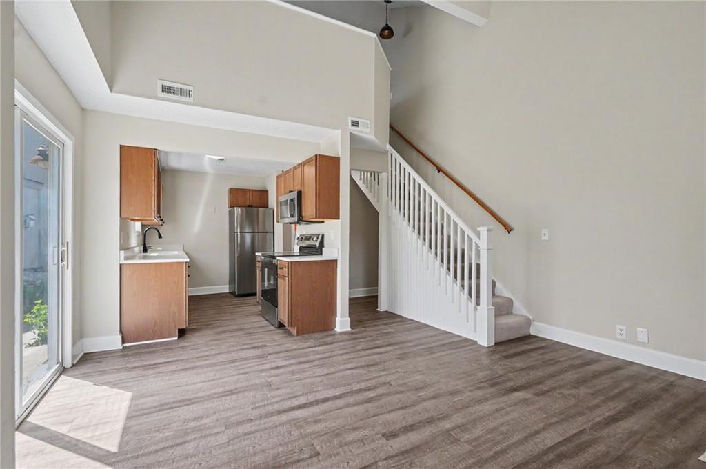 Photo 5 of 2527 Morningside Drive