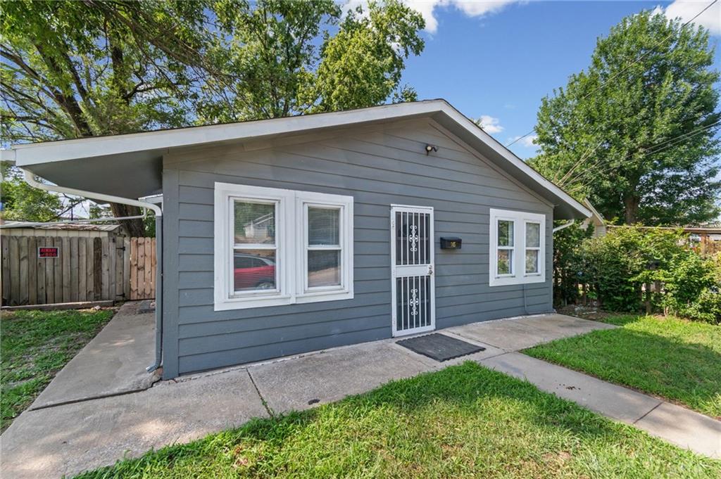 Photo 3 of 145 E Farmer Street