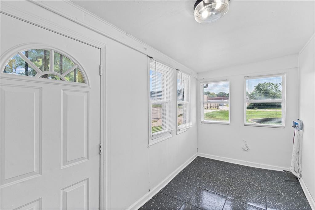 Photo 4 of 145 E Farmer Street