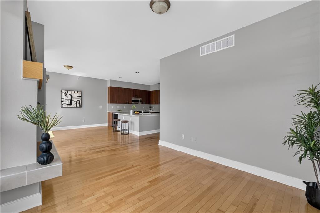 Photo 6 of 4521 Wornall Road #213