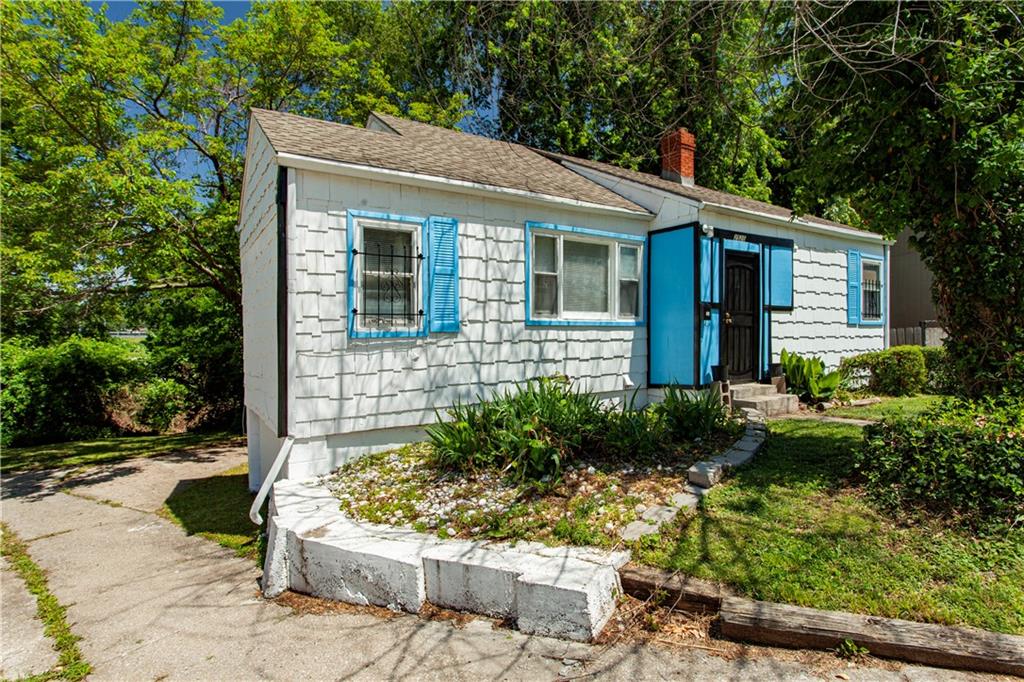 Photo 2 of 2520 Haskell Avenue