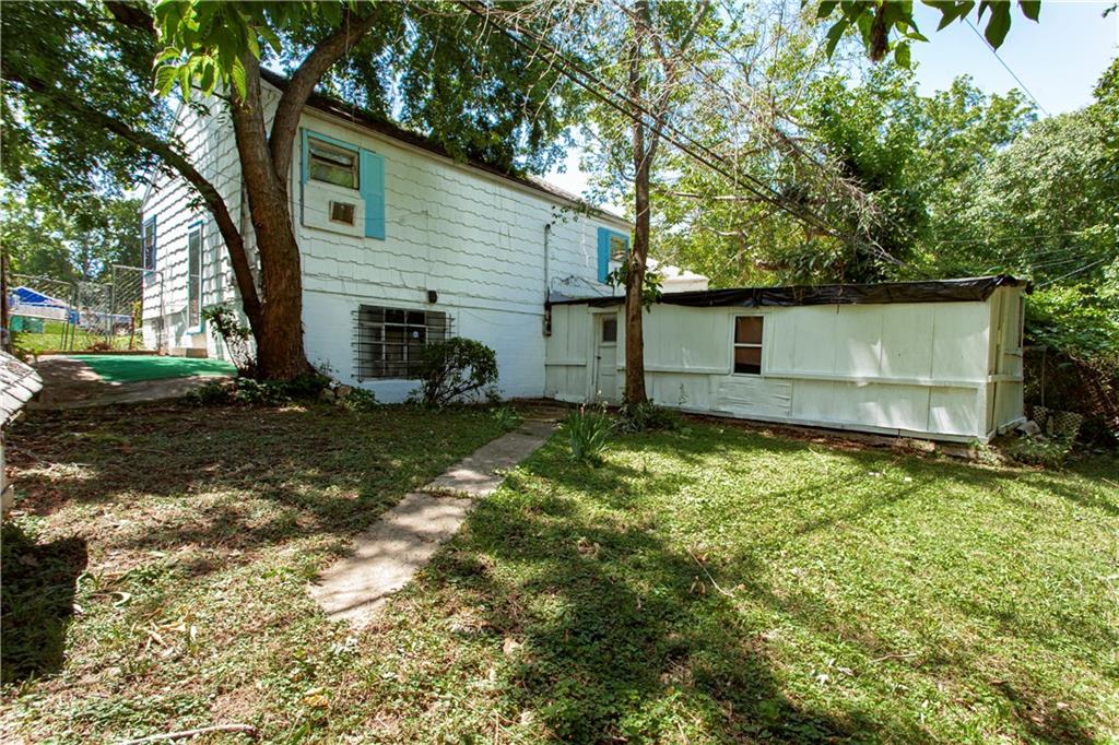 Photo 6 of 2520 Haskell Avenue