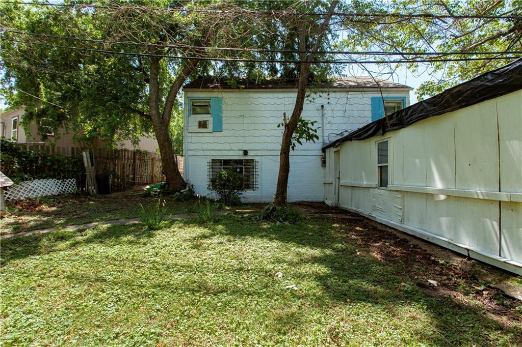 Photo 7 of 2520 Haskell Avenue