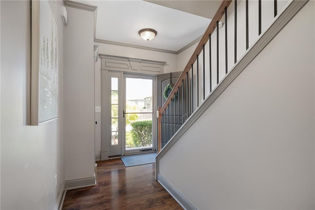 Photo 5 of 725 W Jefferson Street