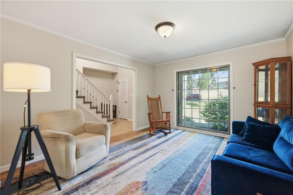 Photo 4 of 6925 Caenen Avenue