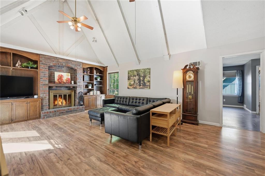 Photo 5 of 6925 Caenen Avenue