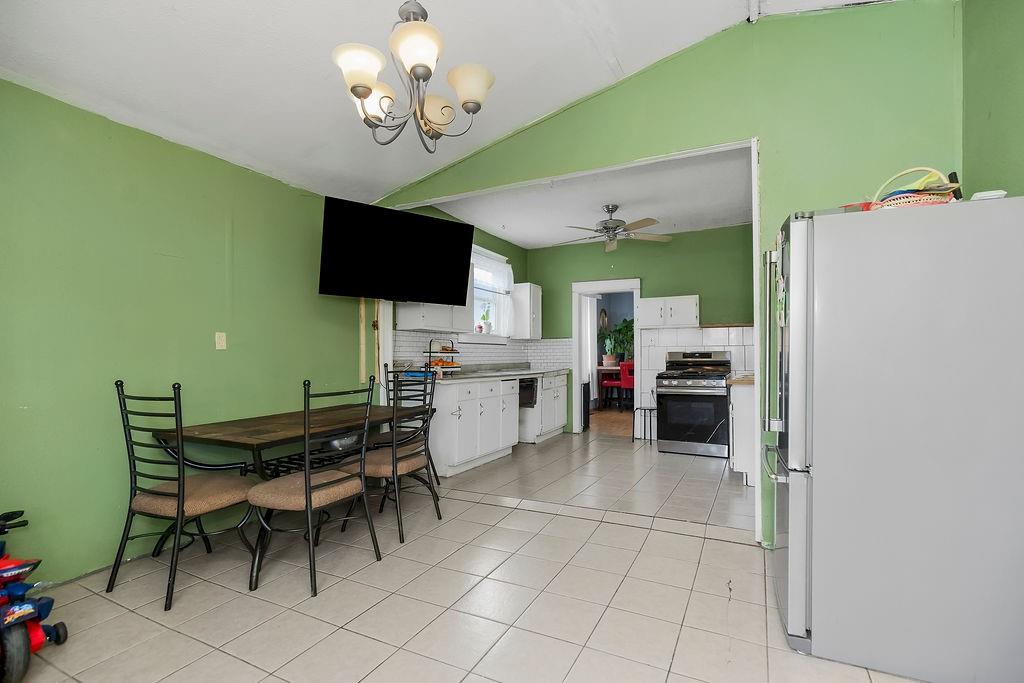 Photo 6 of 4614 E 10th Street