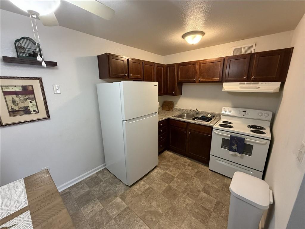 Photo 4 of 7402 Overton Avenue