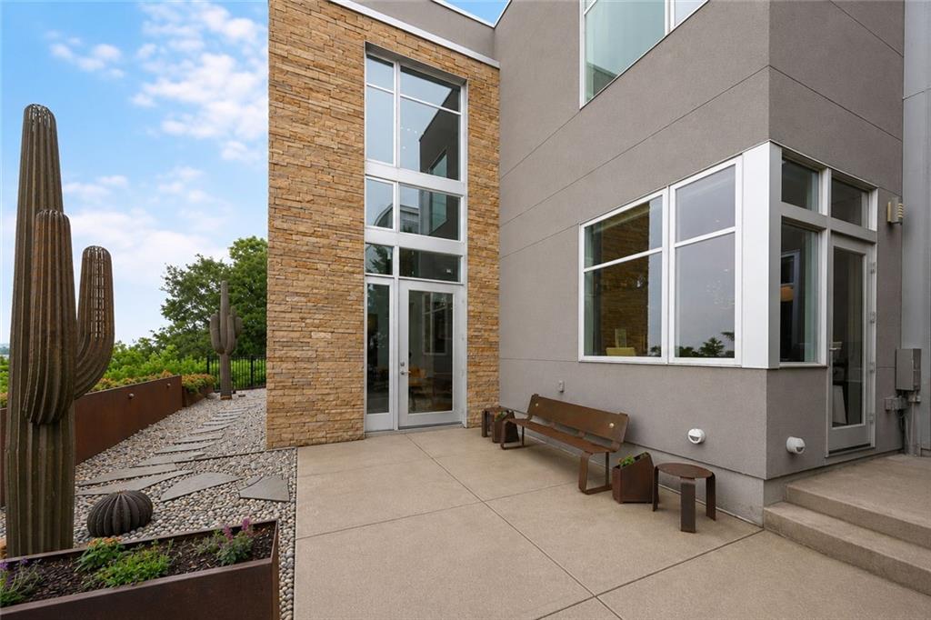 Photo 5 of 1510 Jarboe Street