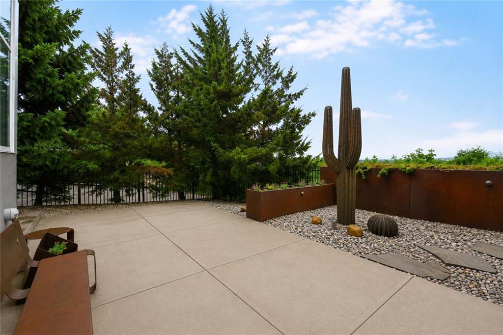 Photo 6 of 1510 Jarboe Street