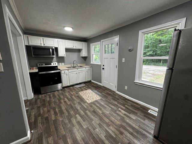 Photo 2 of 1526 Valley Road