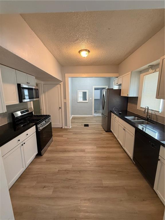 Photo 6 of 5220 St John Avenue