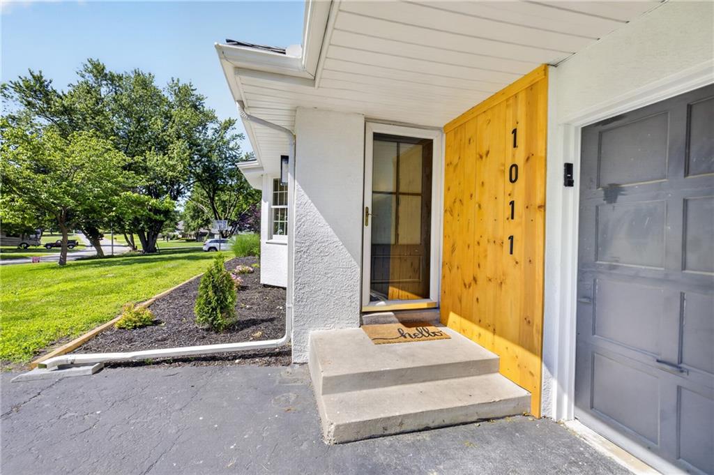 Photo 2 of 1011 Tam Oshanter Drive