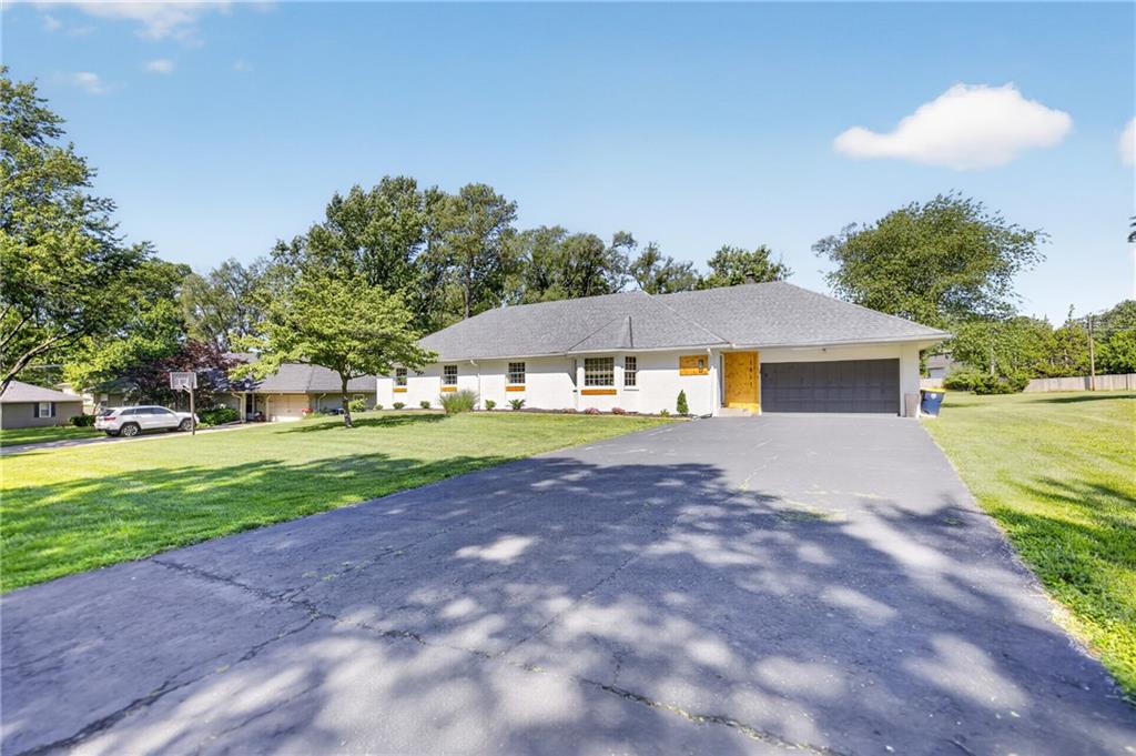 Photo 3 of 1011 Tam Oshanter Drive