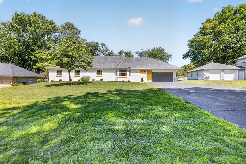 Photo 4 of 1011 Tam Oshanter Drive