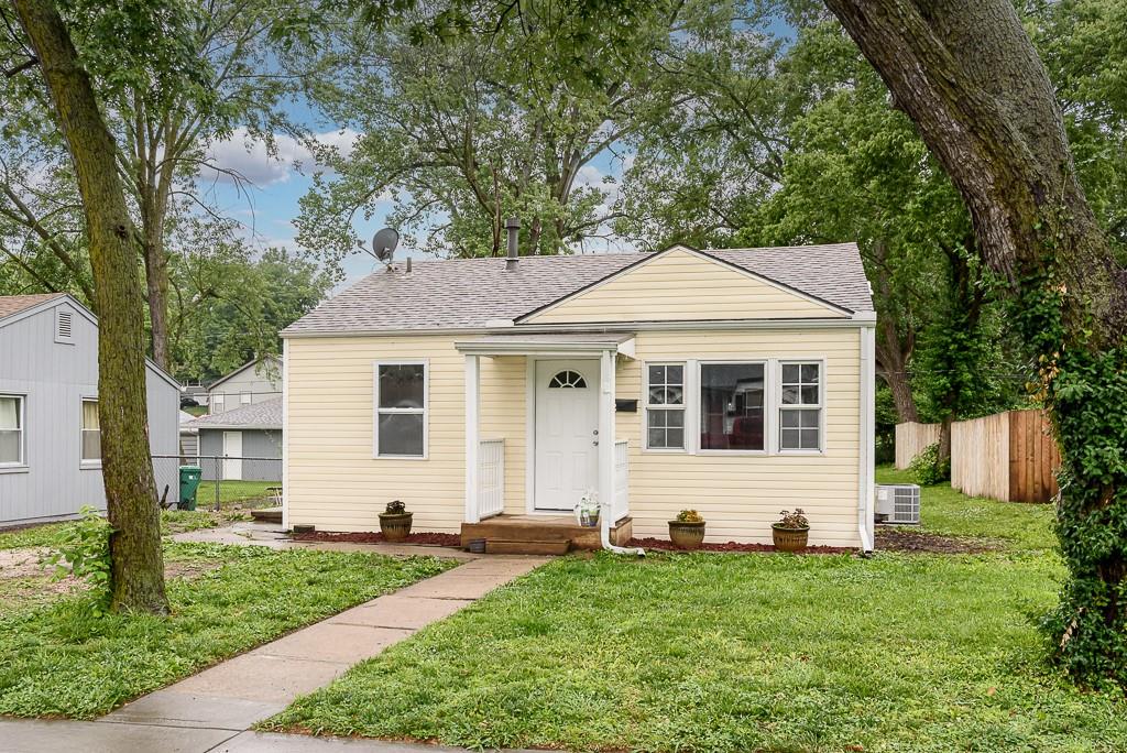 Photo 2 of 312 Cornell Avenue