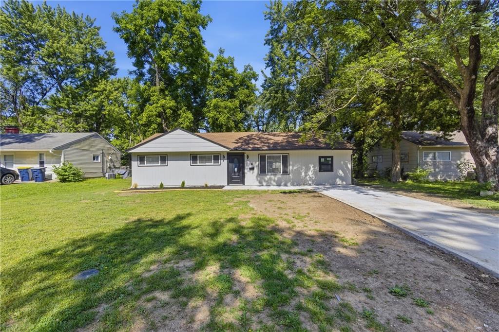 Photo 2 of 11310 CORRINGTON Avenue