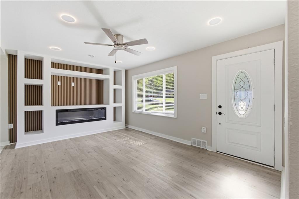 Photo 5 of 11310 CORRINGTON Avenue