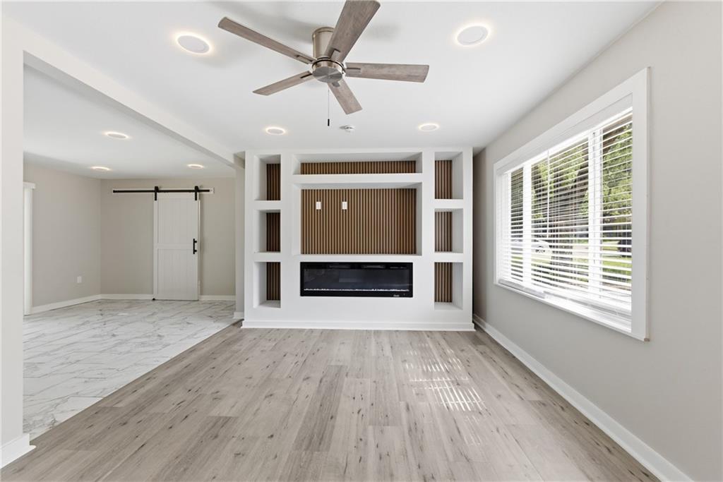 Photo 6 of 11310 CORRINGTON Avenue