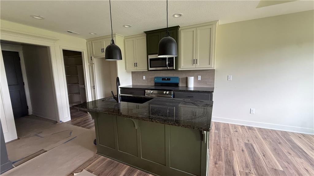 Photo 5 of 701 SE 21st Street