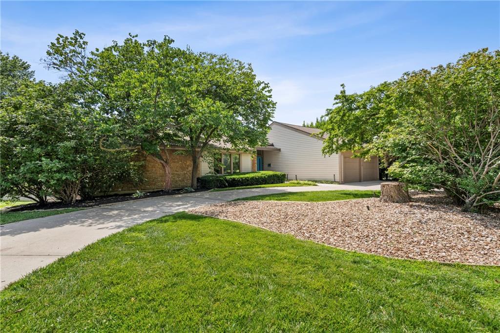 Photo 2 of 6130 Hodges Drive