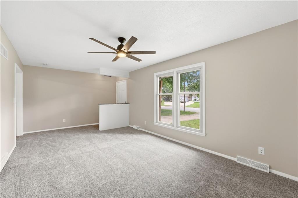 Photo 7 of 604 S Hickory Street
