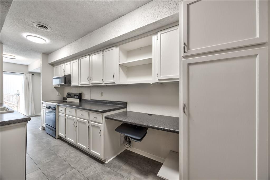 Photo 5 of 1421 E Mart-Way Circle #C