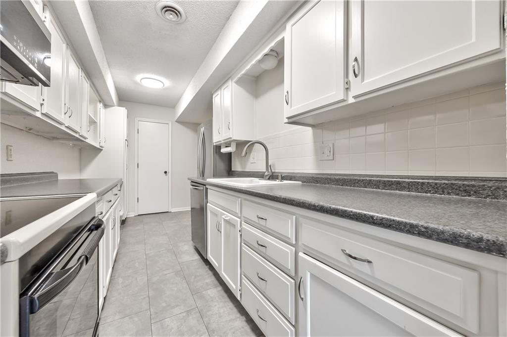 Photo 7 of 1421 E Mart-Way Circle #C