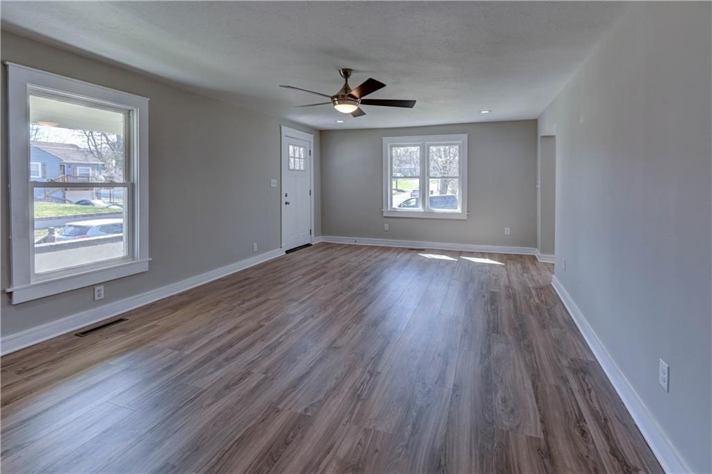 Photo 5 of 1020 S Mccoy Street