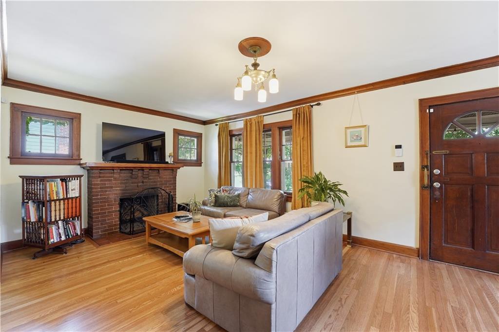Photo 4 of 5836 Harrison Street