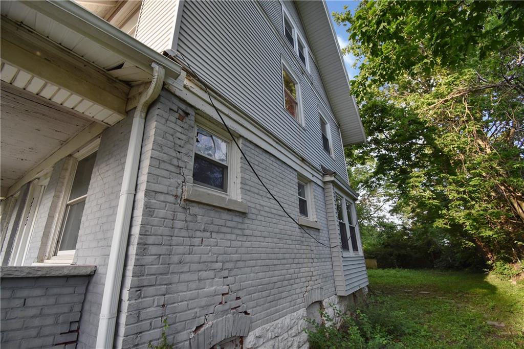 Photo 4 of 3733 Prospect Avenue