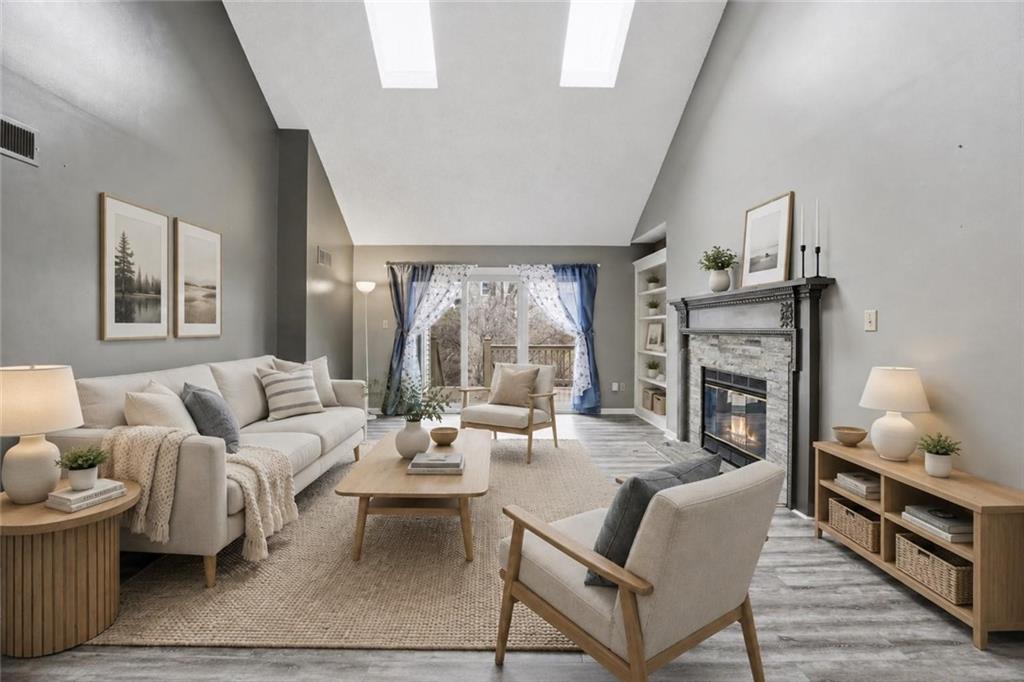 Photo of 212 E Hansen Court