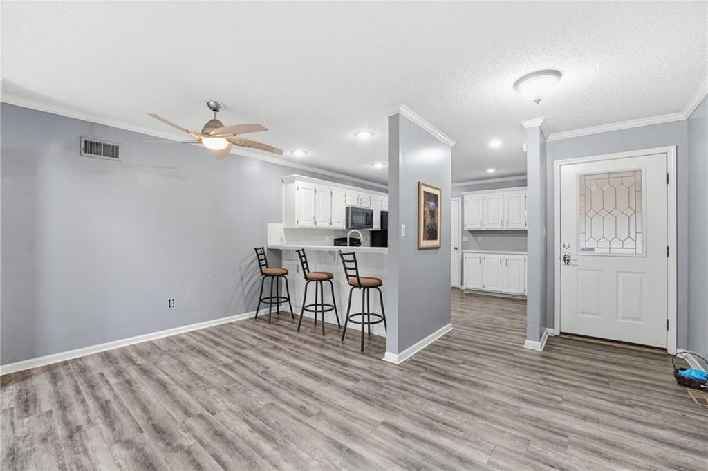 Photo 5 of 212 E Hansen Court