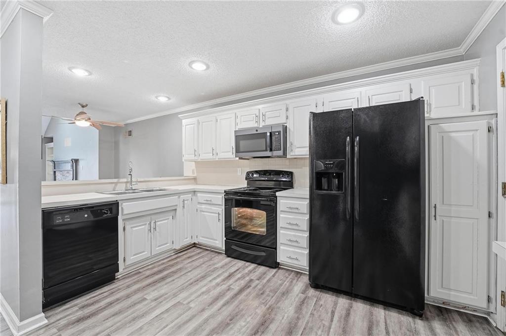 Photo 7 of 212 E Hansen Court
