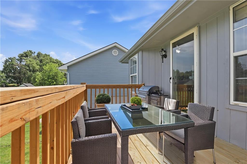 Photo 7 of 901 SW Foxtail Drive