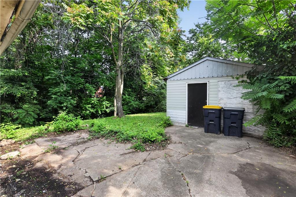 Photo 5 of 1322 E 82nd Street