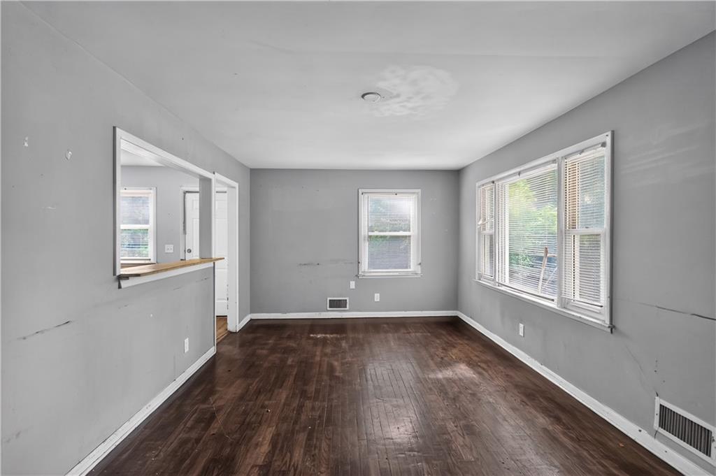 Photo 7 of 1322 E 82nd Street