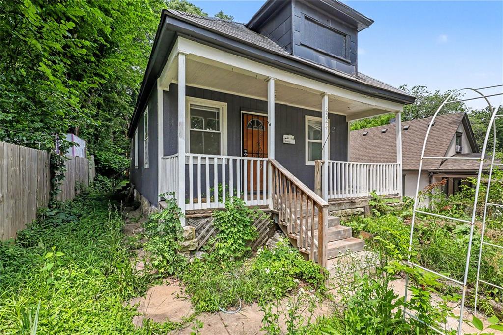 Photo 6 of 2524 Kensington Avenue