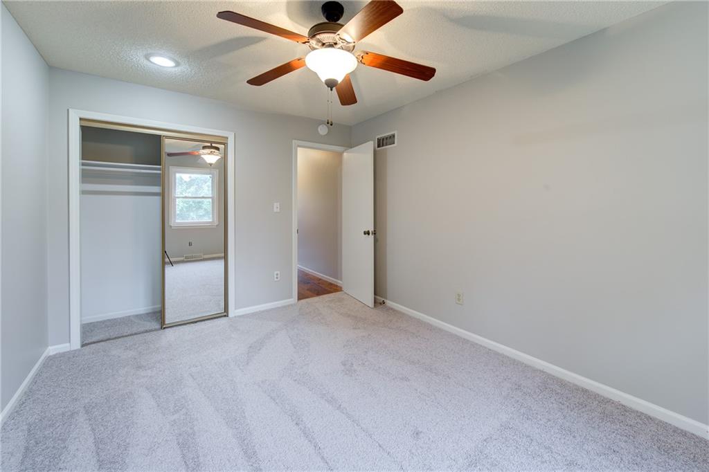 Photo 5 of 8635 N HULL Avenue