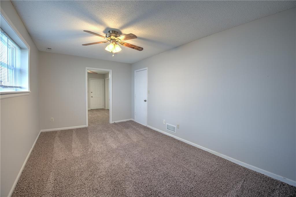Photo 7 of 8635 N HULL Avenue