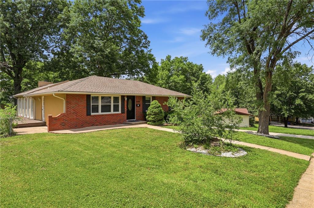 Photo 2 of 8506 Maple Avenue
