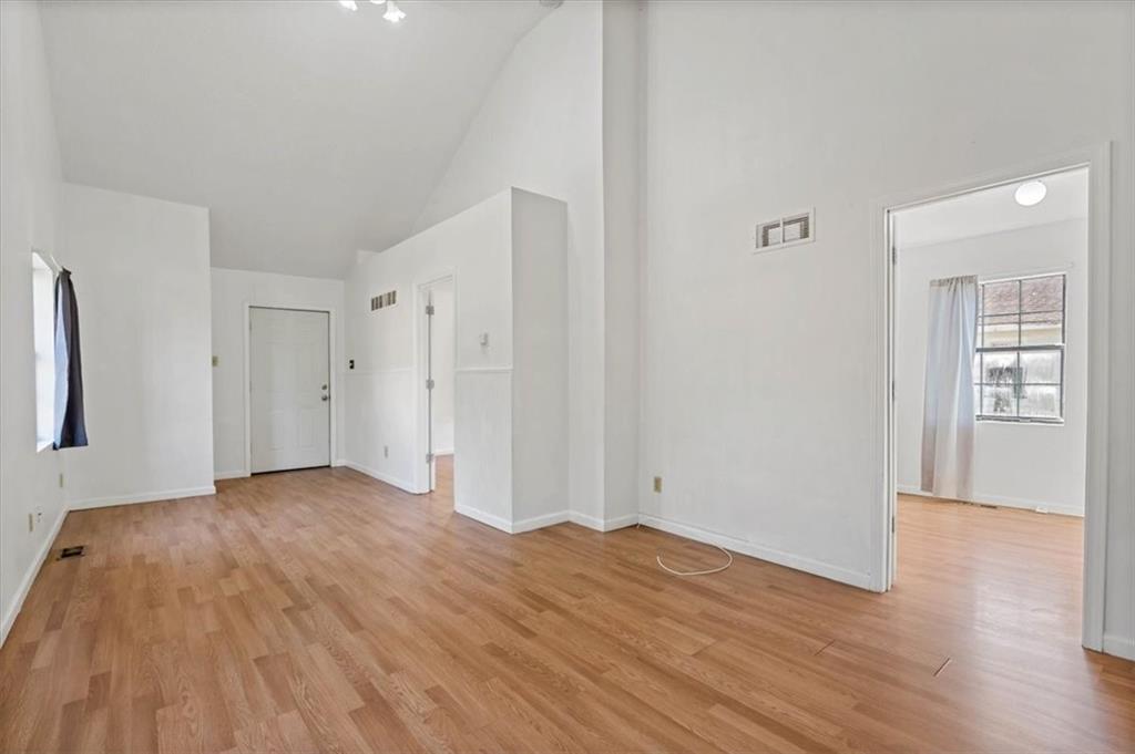 Photo 6 of 1900 Ewing Avenue